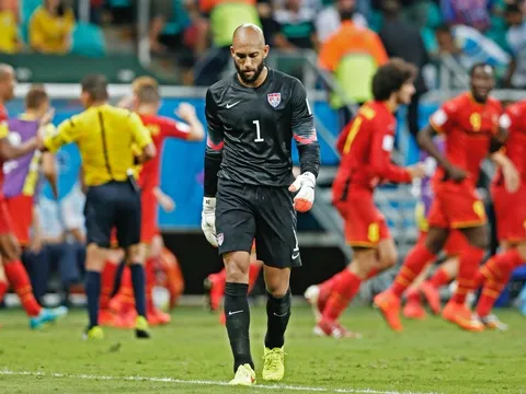 Quên Ochoa đi, đây mới là màn trình diễn kinh điển ở World Cup