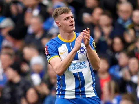 Quên Osimhen đi, "tiểu Harry Kane" mới là người M.U cần lúc này