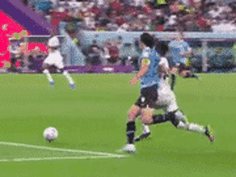 Quyết định gây tranh cãi khiến Uruguay bị loại khỏi World Cup