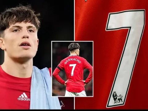 Quyết định vội vàng xảy đến ở Old Trafford?