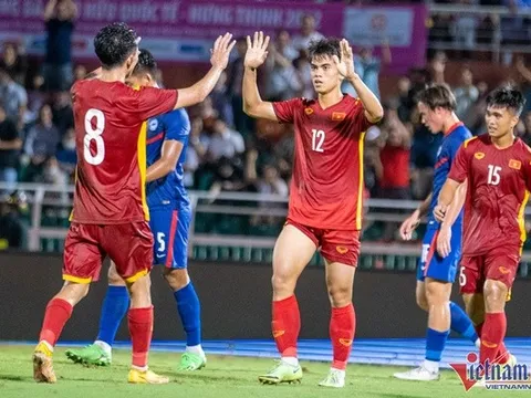 Dàn sao mai V-League lọt mắt xanh HLV Philippe Troussier