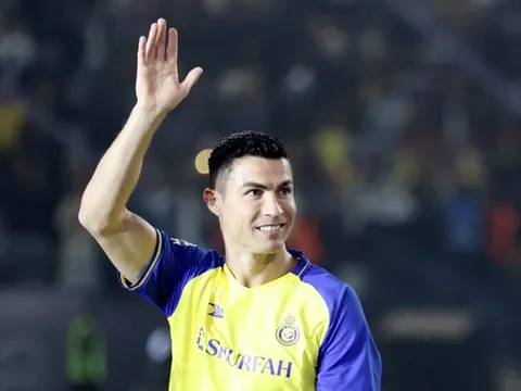 "Nếu mọi chuyện tùy thuộc vào tôi, thì tôi sẽ mua Messi và Ronaldo"