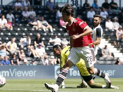 Ra mắt ấn tượng, Facundo Pellistri làm rõ tương lai