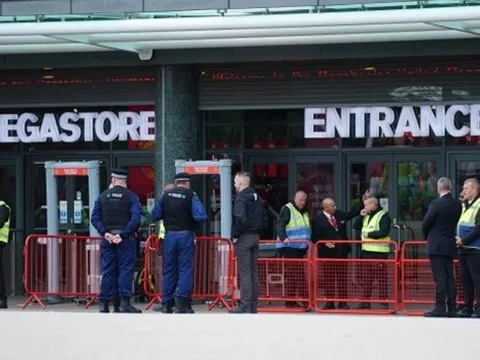 Ra mắt áo đấu mới, Man Utd đối diện chuyện rắc rối