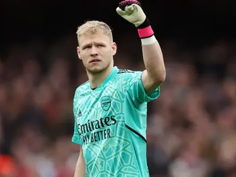 Gary Neville bị sốc vì sao Arsenal