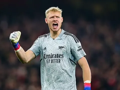 Gary Neville thừa nhận đã sai về sao Arsenal