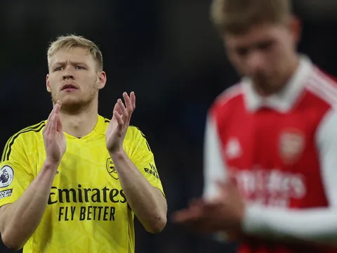 Jamie Carragher: Thủ môn Arsenal nghèo nàn, các trung vệ không giỏi