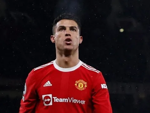 Xem Ronaldo đá, Rangnick công khai ngả mũ