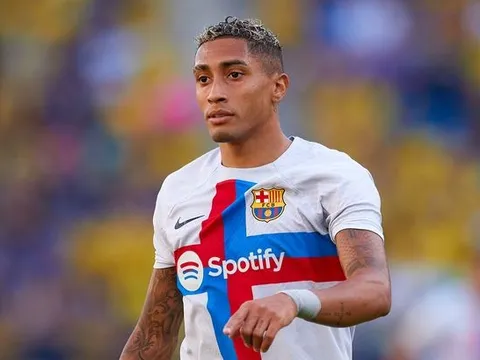 Barcelona mất kiên nhẫn với Raphinha