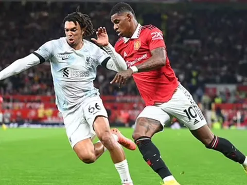 Neville dự đoán điểm nóng ở đại chiến Liverpool vs Man Utd