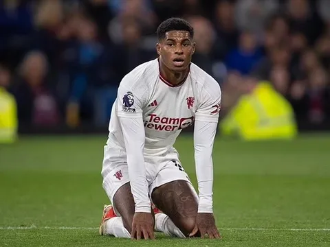 Cầu thủ Man Utd duy nhất đủ trình lọt vào đội hình chính Man City