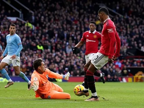 Rashford 'nhấn ga' không thể ngăn cản, Man City hú vía