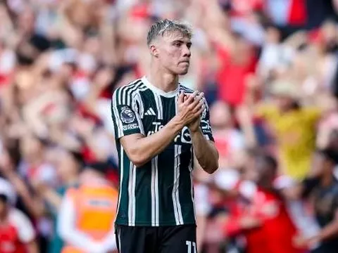 Rasmus Hojlund bị đánh giá thấp hơn cả Nicklas Bendtner