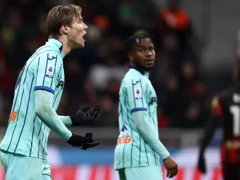 Hojlund được so sánh với Lukaku