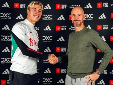 Rasmus Hojlund được so sánh với Van Persie