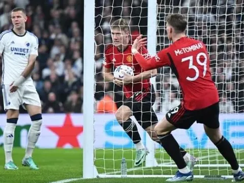 Rasmus Hojlund lập kỷ lục Champions League