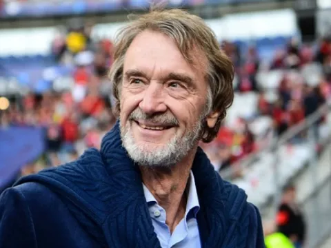 Người giàu nhất Vương quốc Anh nói không với Liverpool