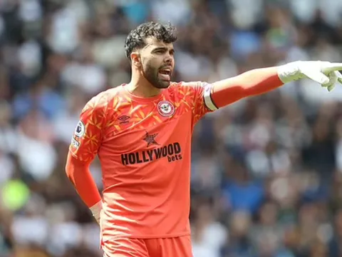 Tottenham tranh 'người nhện' xuất sắc với Man Utd, Chelsea