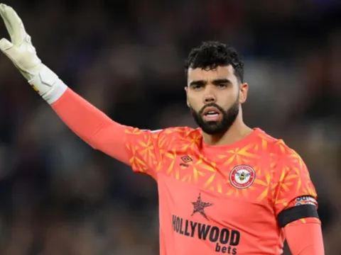 "Raya sẽ cân nhắc chuyển đến Man United"