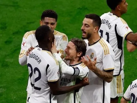 Real Madrid 2 lần 'hút chết' ở Bernabeu