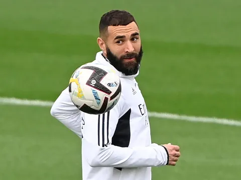 Real Madrid sa sút: Quả bóng vàng Benzema mất tích