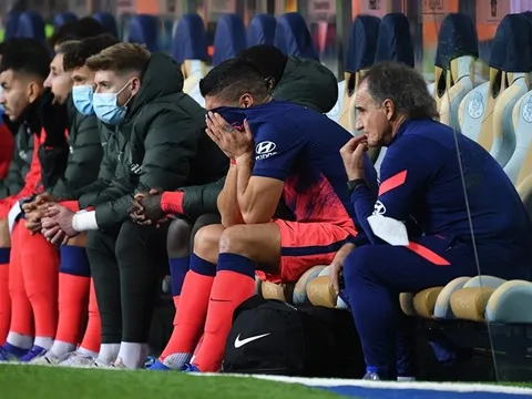 Real nhận cú hích từ Atletico trước trận Derby