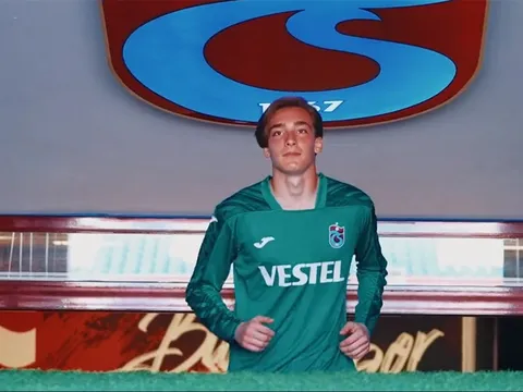 Real thay Courtois bằng ngọc quý