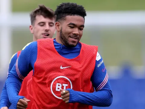 Reece James: "Cạnh tranh với Arnold, Walker luôn rất khó khăn"