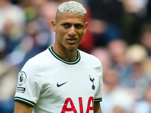 Richarlison: "Conte dành gần 2 giờ để mắng tôi trước mặt mọi người"