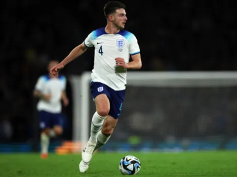 Chuyên gia nhắc tên Declan Rice sau thắng lợi của Tam Sư