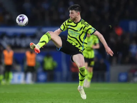 ĐHTB vòng 32 Premier League: 3 sao Arsenal góp mặt