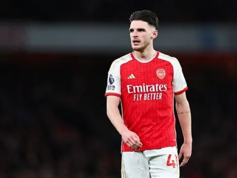 Nhận thẻ vàng sau 65 giây, Declan Rice lên tiếng