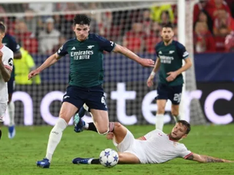 Lên công về thủ, bom tấn Arsenal khiến Martin Keown nể phục