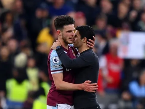 Carragher so sánh tân binh Arsenal như Van Dijk