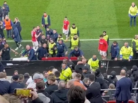 Rice và đồng đội tham gia vào cuộc hỗn chiến