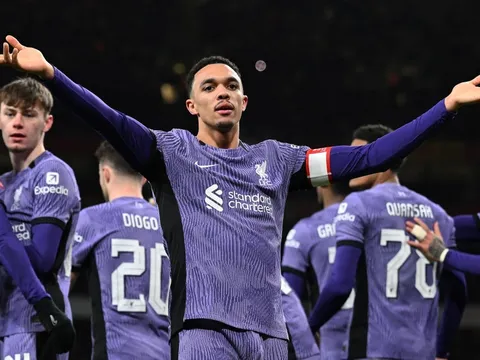 Richards ám chỉ Liverpool gặp may trước Arsenal