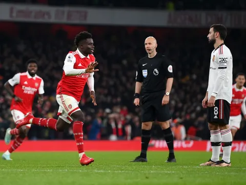 Rio Ferdinand: "Saka khiến cậu ấy phải sợ hãi"