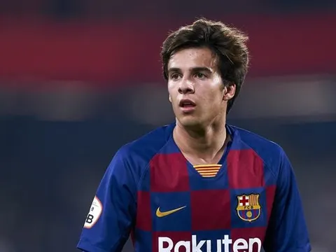 Riqui Puig tiếp tục thể hiện sự bất bình với Xavi