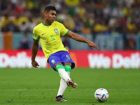 "Rô béo" gửi thông điệp cho Casemiro