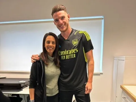 Rò rỉ hình ảnh đầu tiên của Declan Rice với Arsenal