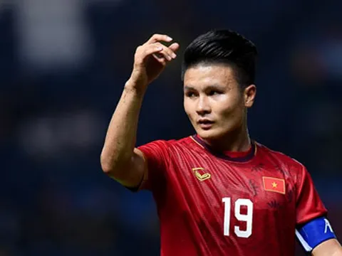 Rõ sự khác biệt của Quang Hải trong tay HLV Troussier và Kiatisuk