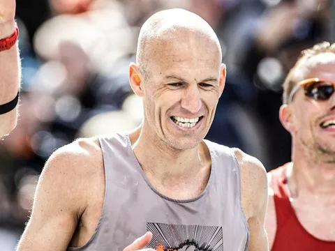 Robben chạy marathon dưới 3 giờ