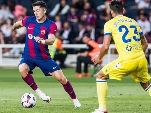 Lewandowski đang “mất tích” ở Barcelona