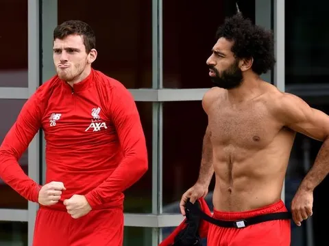 “Robertson quan trọng không kém Mohamed Salah”