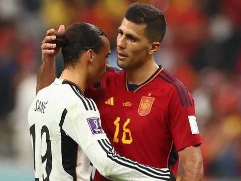 Rodri không sai, nhưng HLV Enrique đã sai