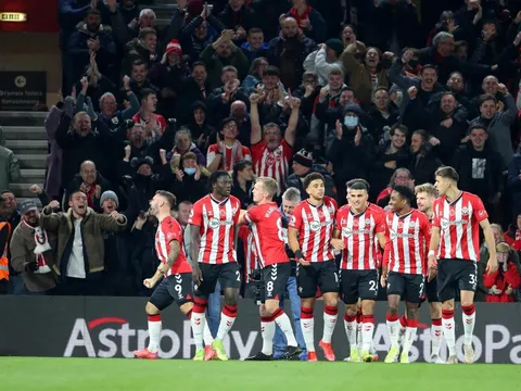 Rời Chelsea, hậu vệ ngôi sao tiếp tục tỏa sáng tại Premier League
