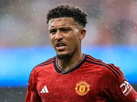 "Cậu ấy cảm thấy thế nào khi tập luyện riêng chỉ vì phản đối lời HLV"