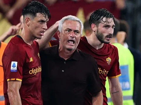 Roma gặp Juventus: Thử thách cực đại dành cho Mourinho