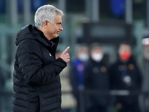 Roma thắng trận, Mourinho khiến dư luận bất ngờ