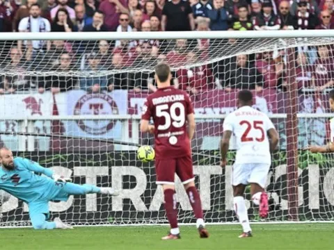 Roma vào top 3, Juve bại trận